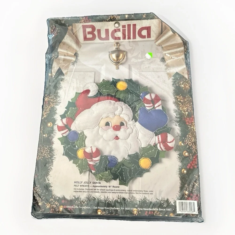Bucilla Felt Wreath 18